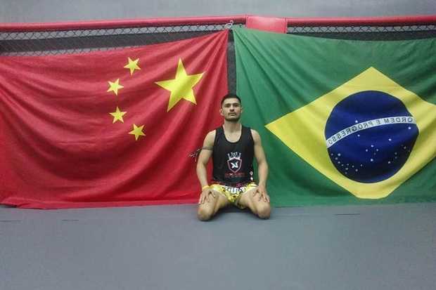 De Belém a Joinville, conheça a história do treinador e lutador de Muay Thai que tem filial na China