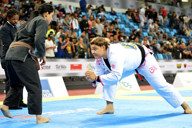 Tayane Porfírio está na final do absoluto e luta neste domingo (23) (Foto: Carlos Arthur Jr)
