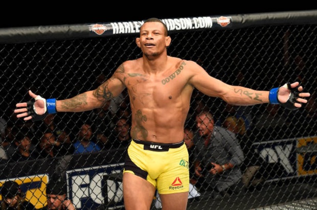 Alex Cowboy aplicou belo nocaute sobre LaFlare e emplacou quarta vitória (Foto: Getty Images)