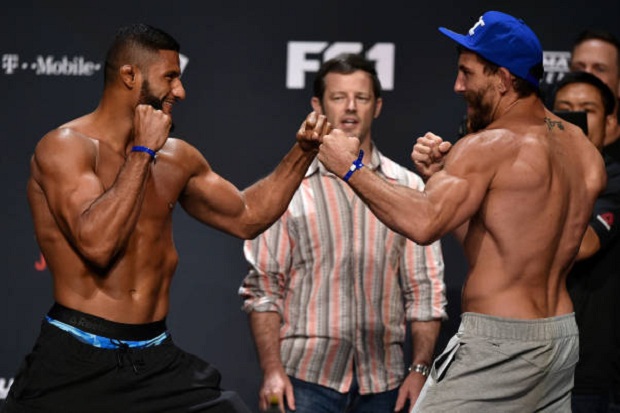 Dhiego Lima e Jesse Taylor, finalistas do TUF 25, surgiram sorridentes na pesagem (Foto: Getty Images)