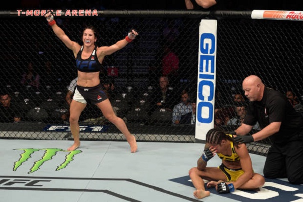 Tecia Torres aproveitou vacilo de Ju Thai e finalizou a brasileira no segundo round (Foto: Getty Images)