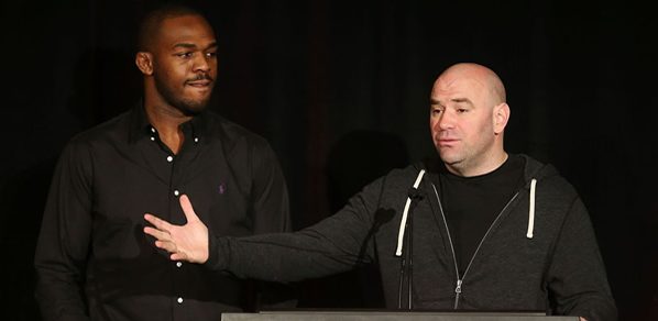Dana diz que manterá título de Jones ‘por enquanto’ e planejava duelo com Miocic no UFC 218