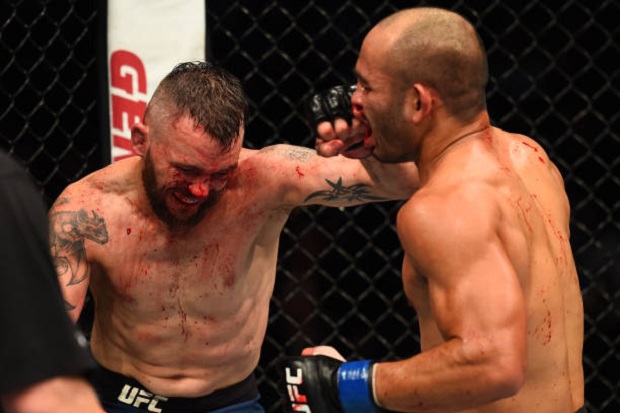 Em duelo com trocação franca, Frank Camacho levou a melhor e derrotou Damien Brown (Foto: Getty Images)