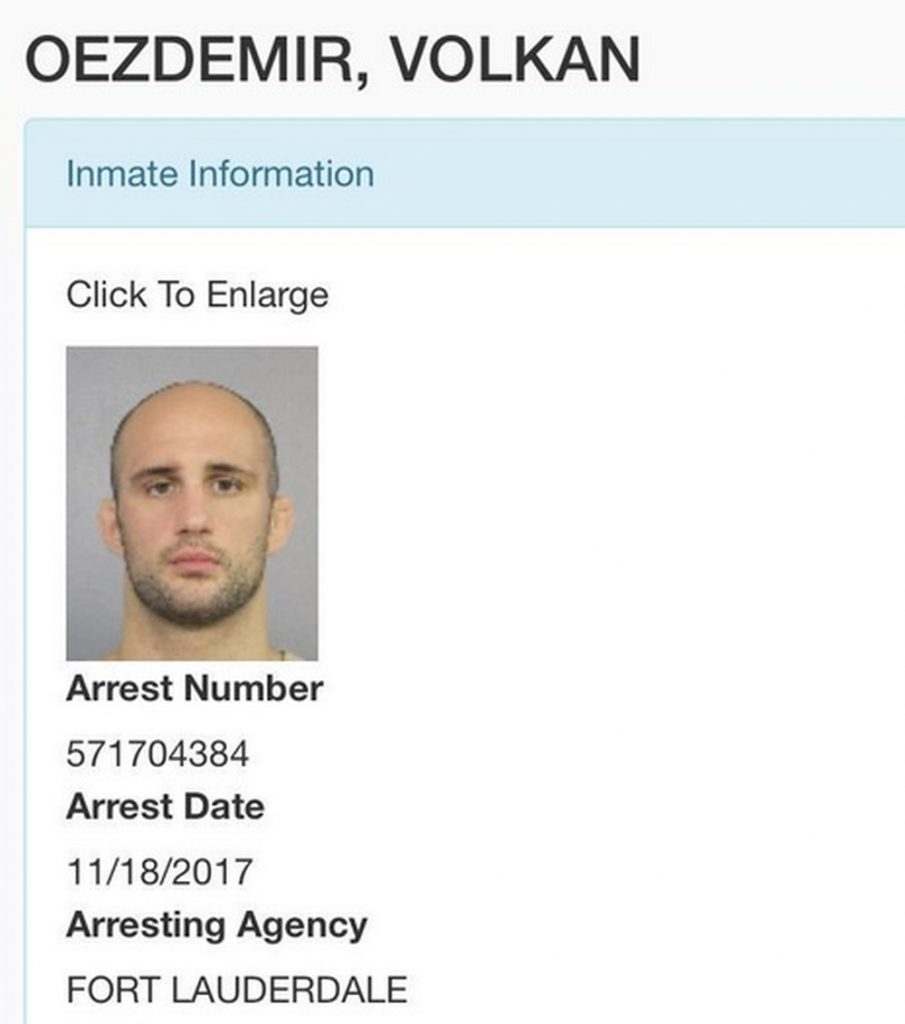 Site da polícia da Flórida mostra dados após prisão de Oezdemir (Foto: Reprodução/Twitter)