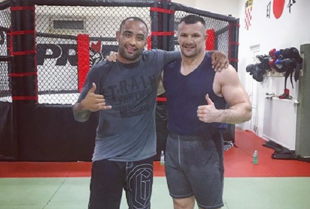 Yuri Simões relata experiência com Mirko Cro Cop e aponta futuro no MMA: ‘Vou lutar na hora certa’; veja