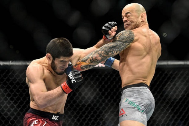 Em sua volta ao UFC, Gleison Tibau foi nocauteado por Makhachev (Foto: Getty Images)