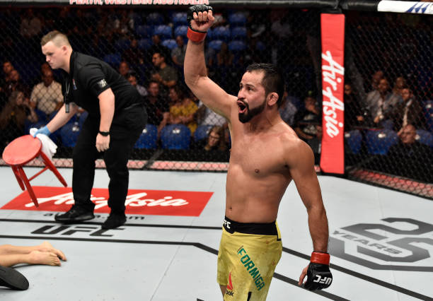 Por finalização, Formiga recebe bônus de ‘Performance da Noite’ do UFC 221