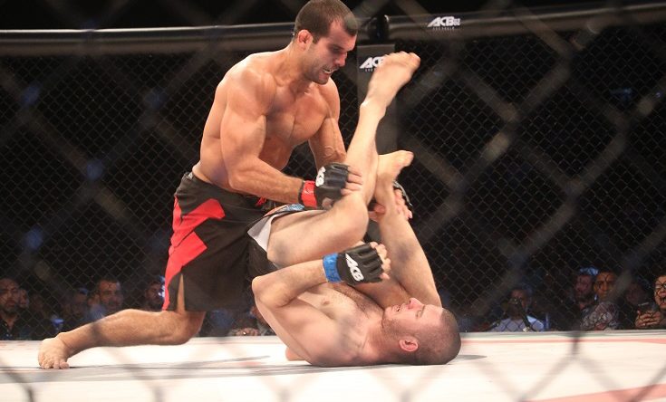 Rodolfo vence mais uma e comanda a festa no ACB 82; russo bate Thiago Silva