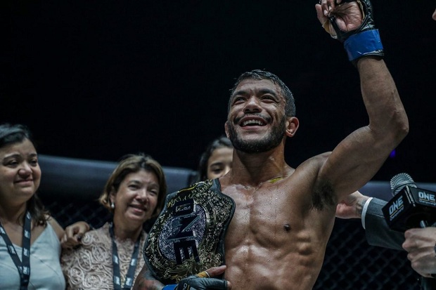 Campeão do ONE, Alex Silva reforça foco no MMA, mas fala da paixão pelo Jiu-Jitsu: ‘É a minha vida’