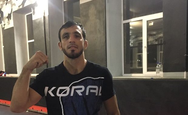 Ex-UFC, Elias Silvério detalha treinos com Demian para lutar no Fight Nights Global: ‘Me ajudou bastante’
