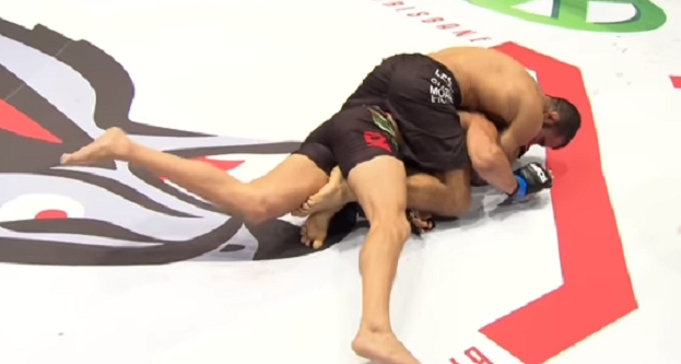 Vídeo: a finalização de Rodolfo Vieira para manter sua invencibilidade no MMA