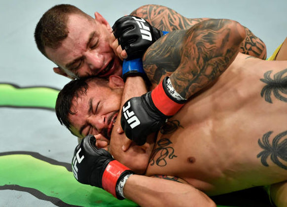 Vídeo: única no UFC 227, veja finalização de Renato Moicano sobre Cub Swanson