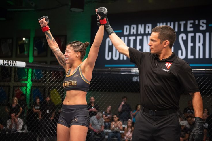 Mayra Bueno comenta sobre luta no aniversário da mãe e quer ‘dar show’ no UFC São Paulo: ‘Muito motivada’