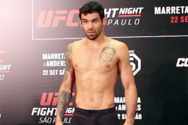Barão fica quase 3kg acima do peso e leva multa na pesagem do UFC SP; veja