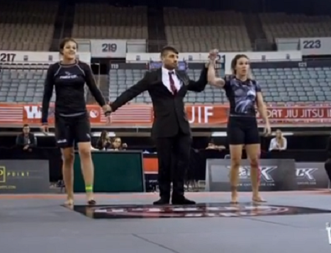 Vídeo: reveja a ‘guerra’ entre Luiza Monteiro e Nathiely na final do absoluto no Mundial No-Gi da SJJIF