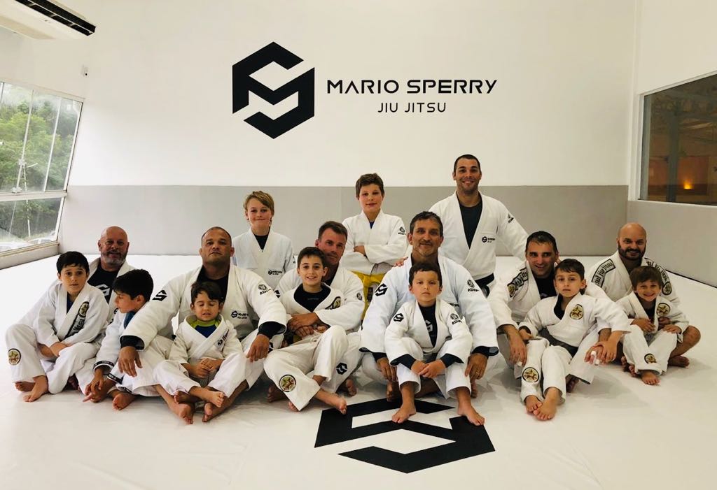 Academia Zé Mário Sperry se destaca com aulas exclusivas de Jiu-Jitsu para pais e filhos em Porto Alegre