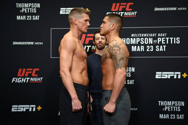 Pettis sobe de peso e encara Thompson no UFC Nashville; brasileiros duelam por title shot