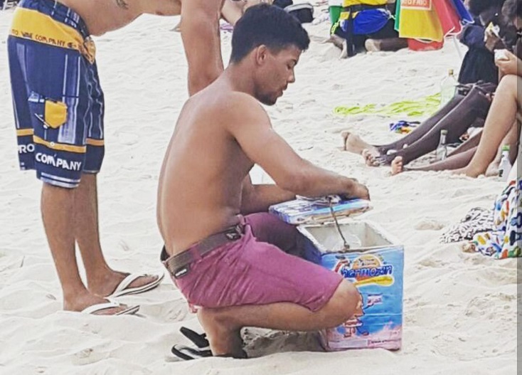 Após vender ‘sacolé’ na praia, faixa-marrom brilha nos Estados Unidos; conheça sua história