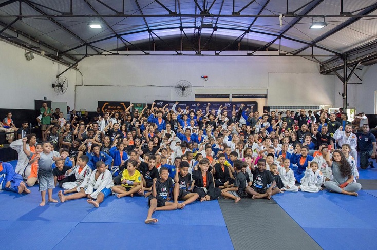 Em ‘treinão’ promovido pelo UFC, astros da luta exaltam conquistas da Geração UPP no Brasileiro da CBJJ