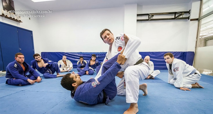 Faixa-preta defende Jiu-Jitsu como atividade em escolas no Brasil e cita expansão do esporte nos EUA