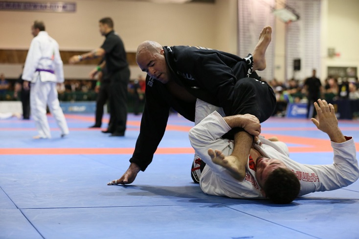 Max Gimenis fatura US$ 4 mil com título e celebra profissionalização do Jiu-Jitsu: ‘Um novo caminho’