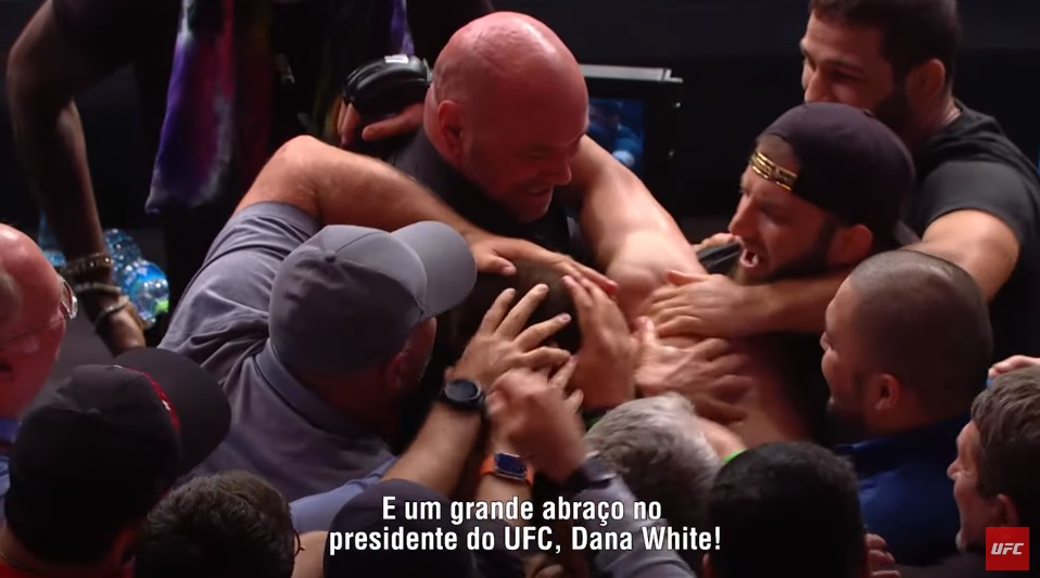 Vídeo: bastidores do UFC 242 têm Edson inconformado com revés, Khabib comemorando com Dana e arena lotada