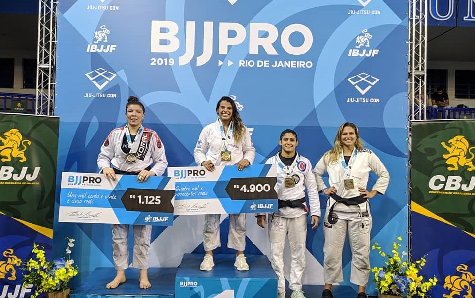 Julia Boscher é ouro duplo e lidera lista de campeões do Rio BJJ Pro; Tye Ruotolo, Canuto e Hinger vencem no F2W 131
