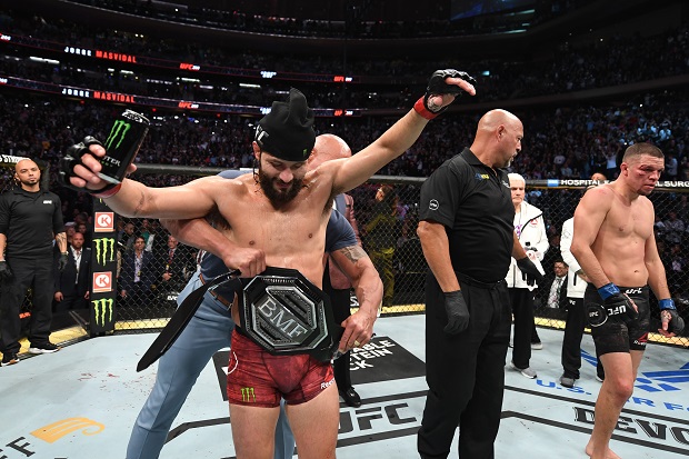 Masvidal leva cinturão de ‘mais casca-grossa’ após interrupção médica no UFC 244; brasileiros são superados