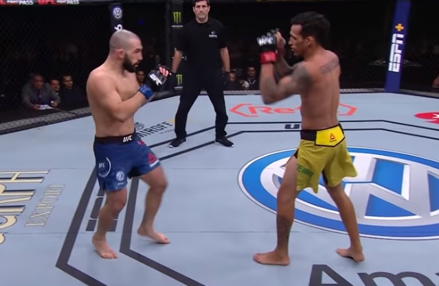 Vídeo: veja, na íntegra, o nocaute avassalador de Charles do Bronx em apenas 86s no UFC São Paulo