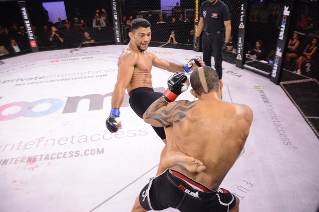 Jack Godzilla supera Toninho Fúria e se torna o primeiro campeão peso-leve da história do Future MMA; confira