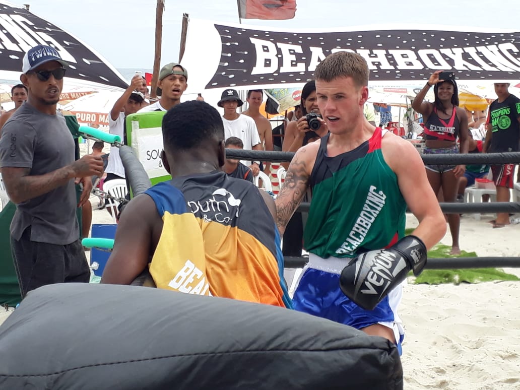 Com destaque para inglês na luta principal, BeachBoxing abre 2020 em alto nível na praia da Barra; resultados