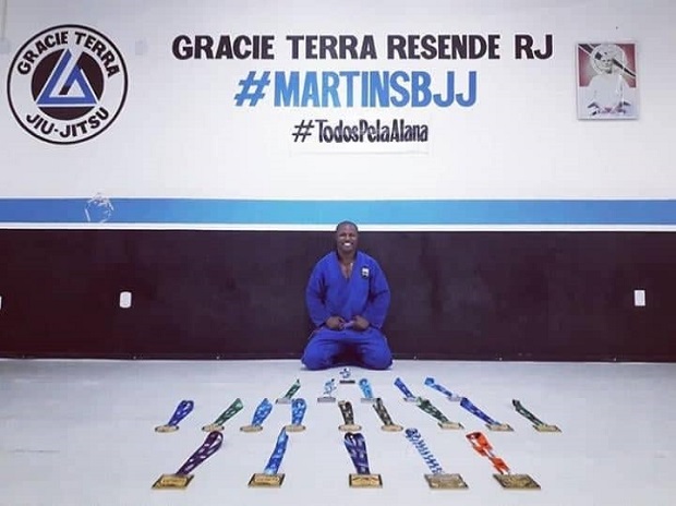 Vigia em hospital, lutador consegue recursos através de ‘vaquinha’ online e disputará Europeu de Jiu-Jitsu em Portugal