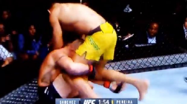 Vídeo: desclassificação de Michel Pereira após joelhada ilegal causa polêmica no UFC Rio Rancho; veja