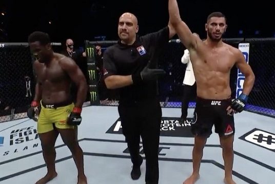 Atleta ganês faz ‘Luta da Noite’ no UFC on ESPN 13, mas deixa de faturar bônus de R$ 265 mil após falhar na pesagem