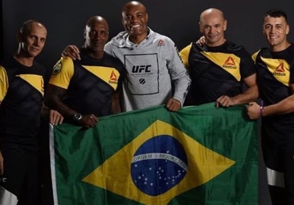 Sem lutar pelo UFC há mais de um ano, Anderson Silva retorna às atividades após cirurgia no joelho