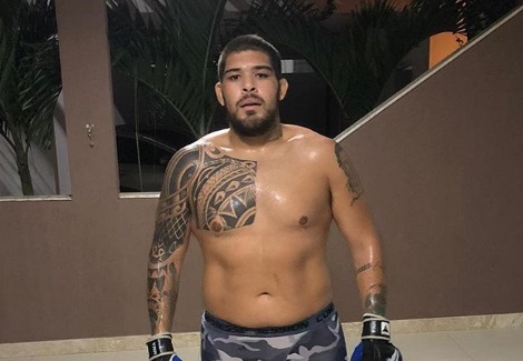 Três anos sem lutar, suspensão, estreia no UFC e mais: Carlos Boi promete ‘movimentar’ divisão dos pesados