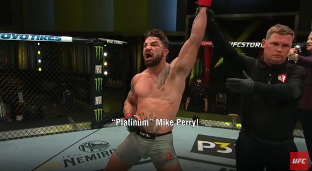 Vitorioso no UFC Vegas 4, Perry aprova duelo de ‘bad boys’ com Nate Diaz e provoca: ‘Acho ele magro, fraco e pequeno’