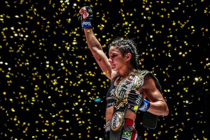 Resumo do MMA: brasileira conquista cinturão de Muay Thai no ONE; irmão de Usman vence luta principal do Titan FC 63