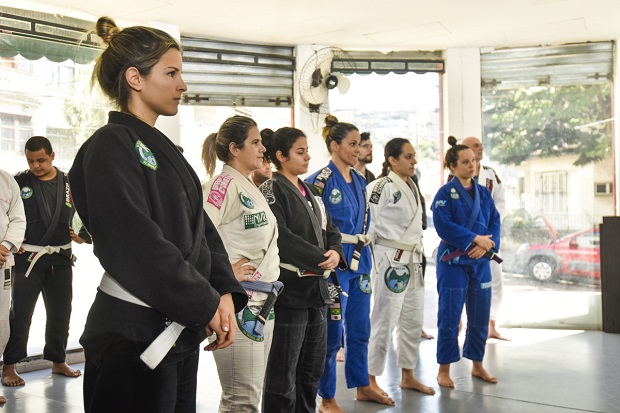Arte suave para mulheres: confira cinco dicas importantes para aquelas que estão começando a trajetória no Jiu-Jitsu