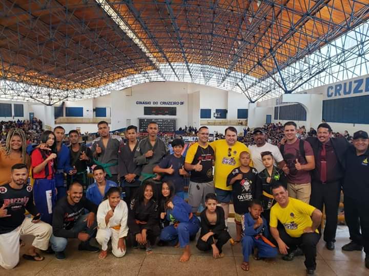 Projeto social em Brasília celebra bolsas de inscrição para Campeonato Sul Americano da FBJJ: ‘Mantemos a chama acesa’
