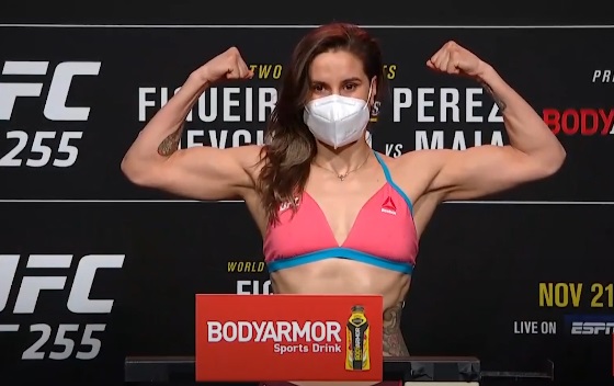 Triunfo de Jennifer Maia sobre campeã Valentina Shevchenko no UFC 255 vai ‘quebrar a banca’ em casas de apostas