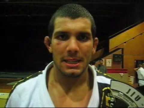 Faixa-marrom Rodolfo Vieira rouba a cena no Abu Dhabi Pro