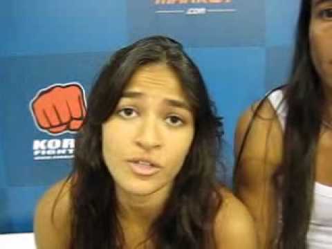 TATAME PLAY: em 2010, uma jovem Bia Mesquita e Leticia Ribeiro falavam sobre as expectativas do time feminino da Gracie Humaitá