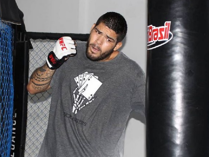Pronto para retornar à ‘ilha da luta’ do UFC, Carlos Boi projeta nocaute contra Justin Tafa e revela sobre a AKA: ‘Sempre tive vontade de pegar uns treinos lá’