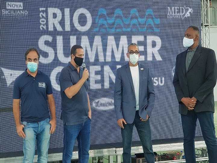 Autoridades municipais fazem levantamento do Rio Summer Open, organizado pela FJJD-Rio na Arena Carioca 3: ‘Agrega valor ao espaço’