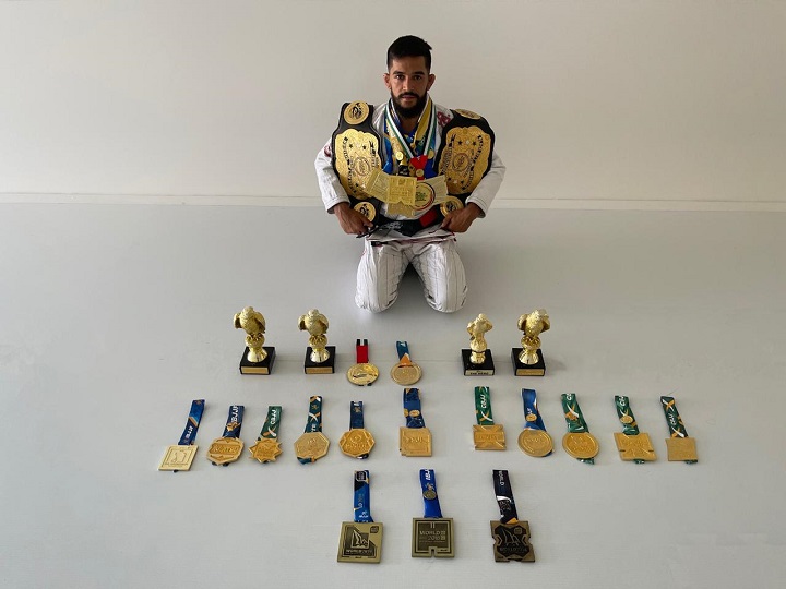 Faixa-preta Hiago George celebra título em Abu Dhabi e revela estreia no MMA para agosto: ‘Sempre tive vontade’