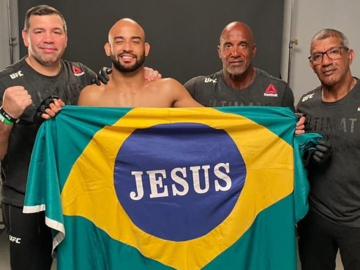 Warlley Alves exalta treinos com Pedro Rizzo antes do UFC Vegas 30 e diz: ‘Forjado no fogo’