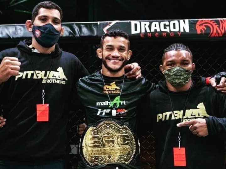 Motorista de aplicativo, brasileiro conquista título do maior evento de MMA da África; saiba