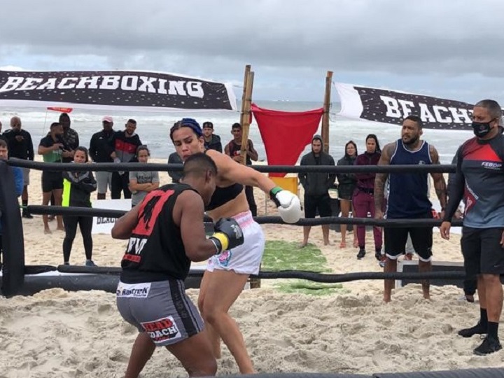 Carolina Clara vence superluta contra Tatiane Aguiar em evento que marca o retorno do BeachBoxing