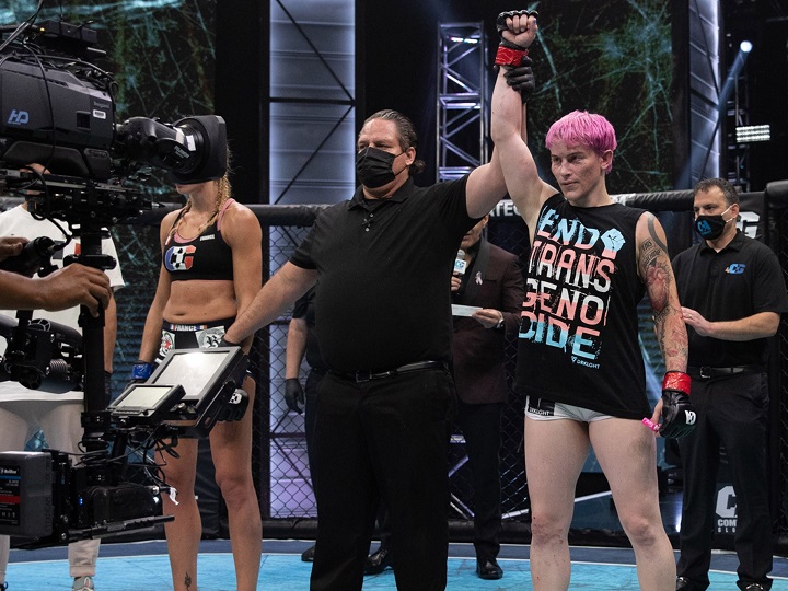 Lutadora transgênero, Alana McLaughlin vence em sua estreia no MMA profissional; assista aqui